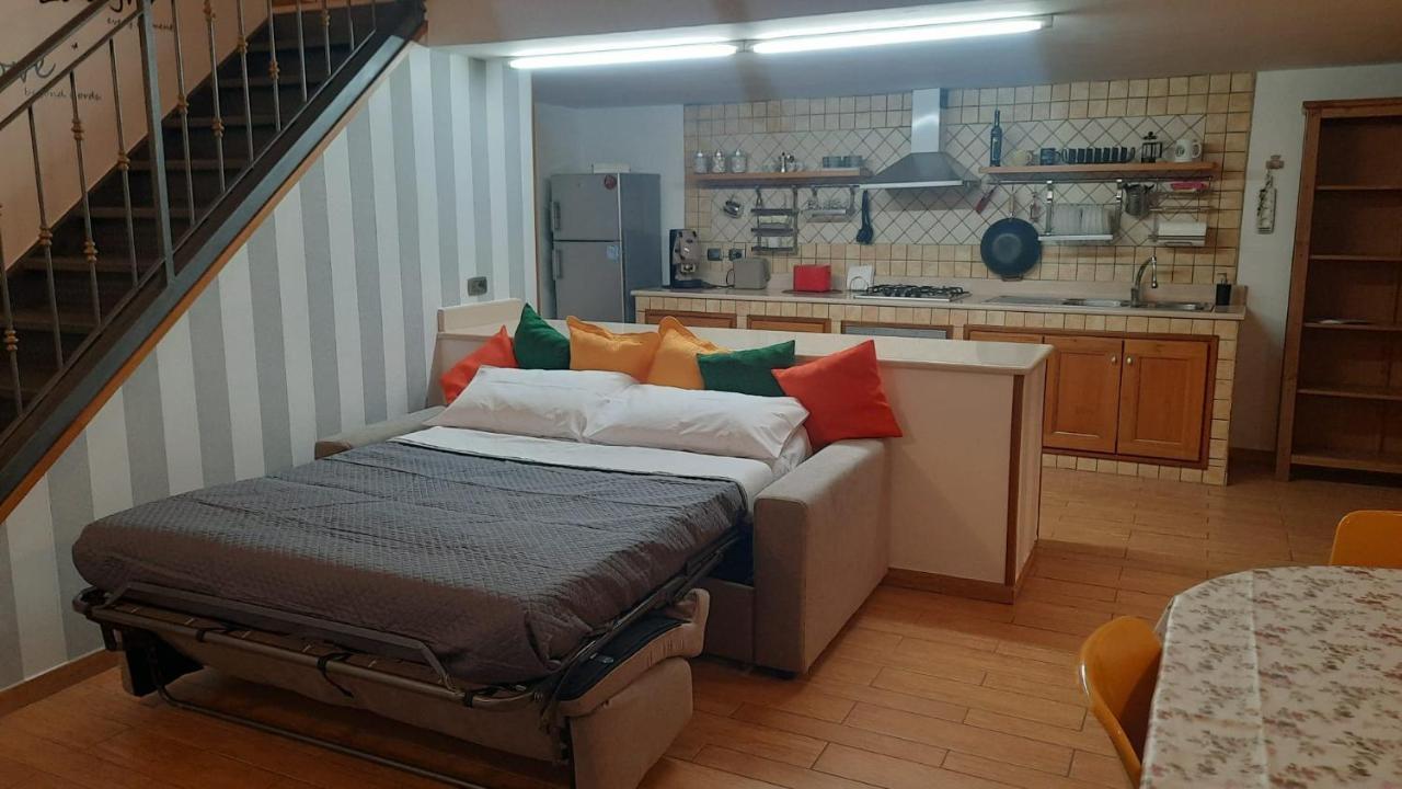 White Home Quartieri Spagnoli Неаполь Экстерьер фото