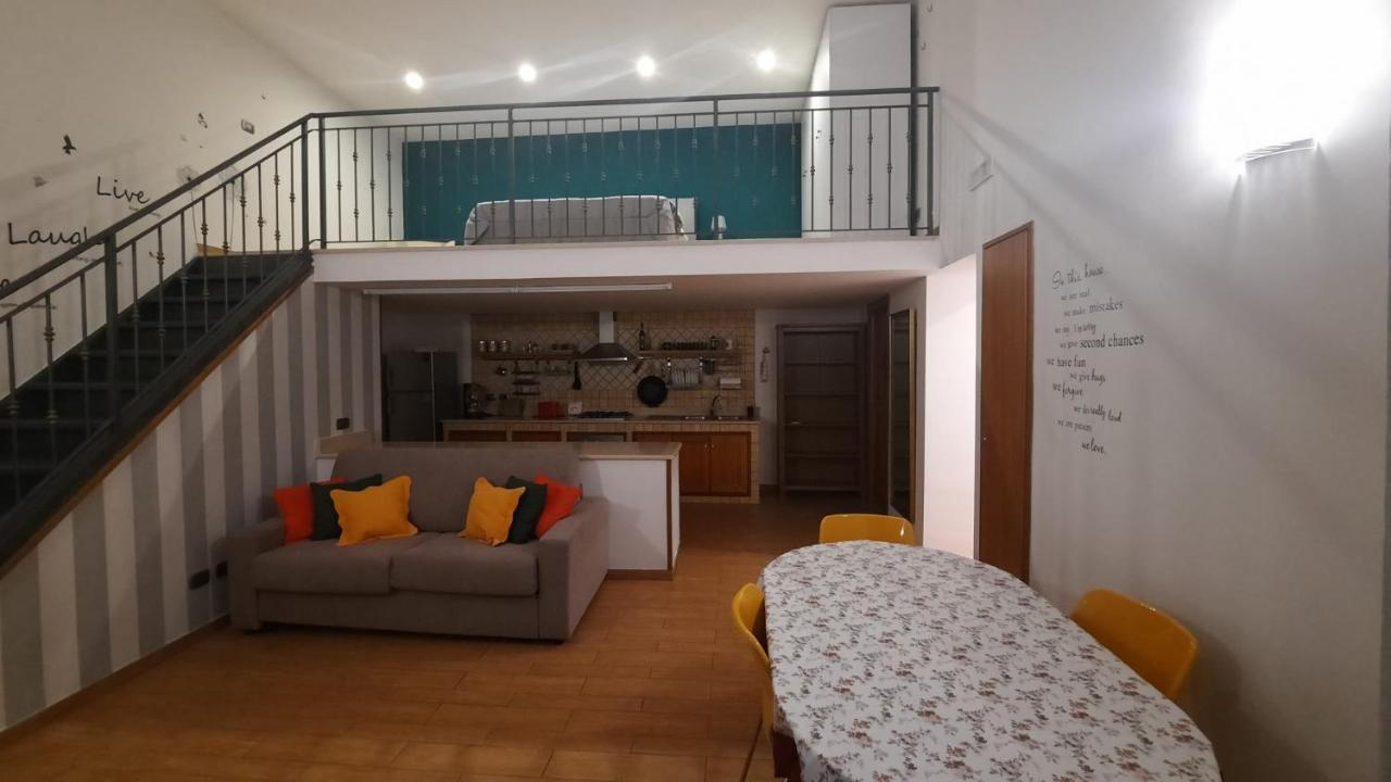 White Home Quartieri Spagnoli Неаполь Экстерьер фото