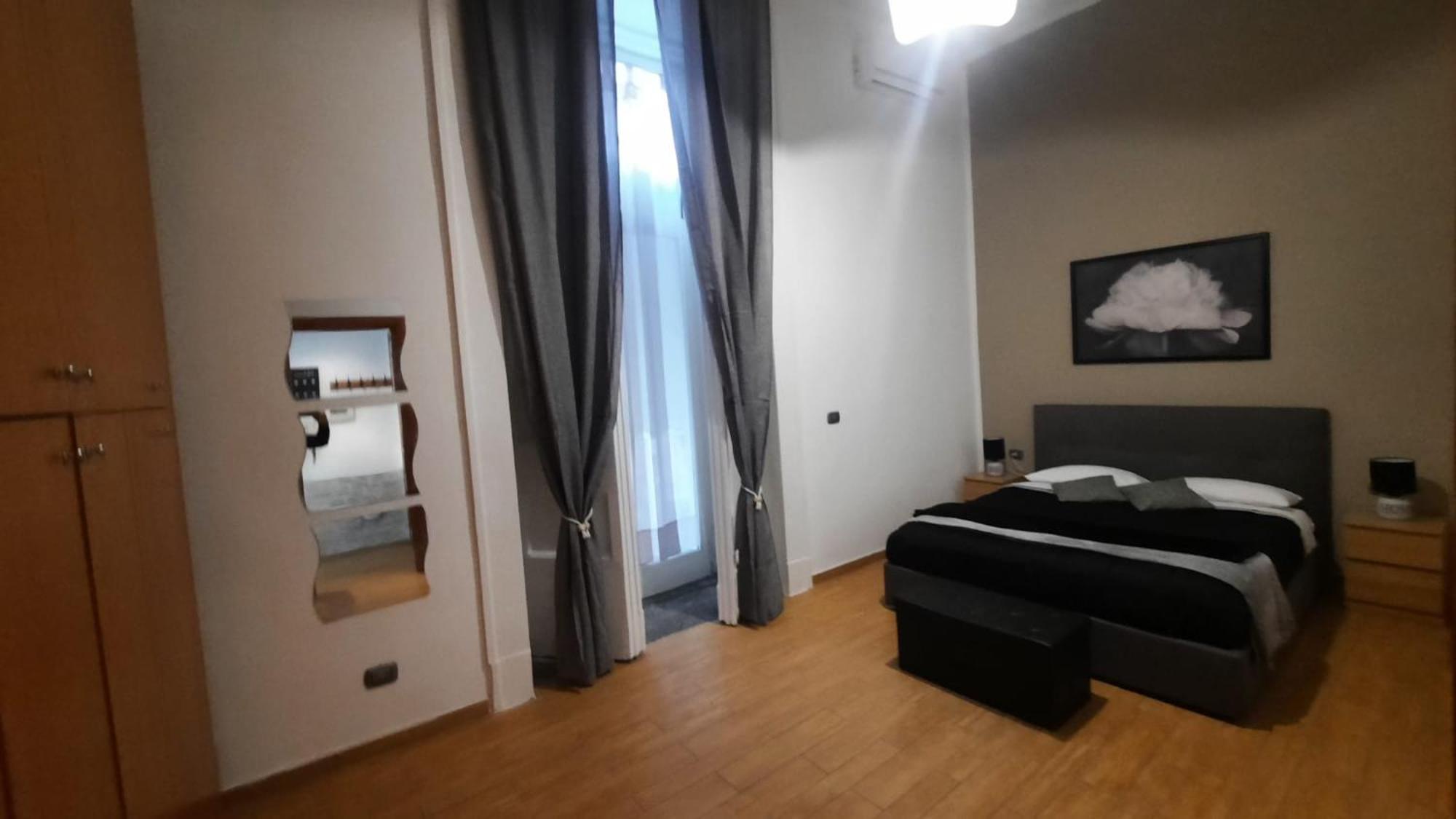 White Home Quartieri Spagnoli Неаполь Экстерьер фото
