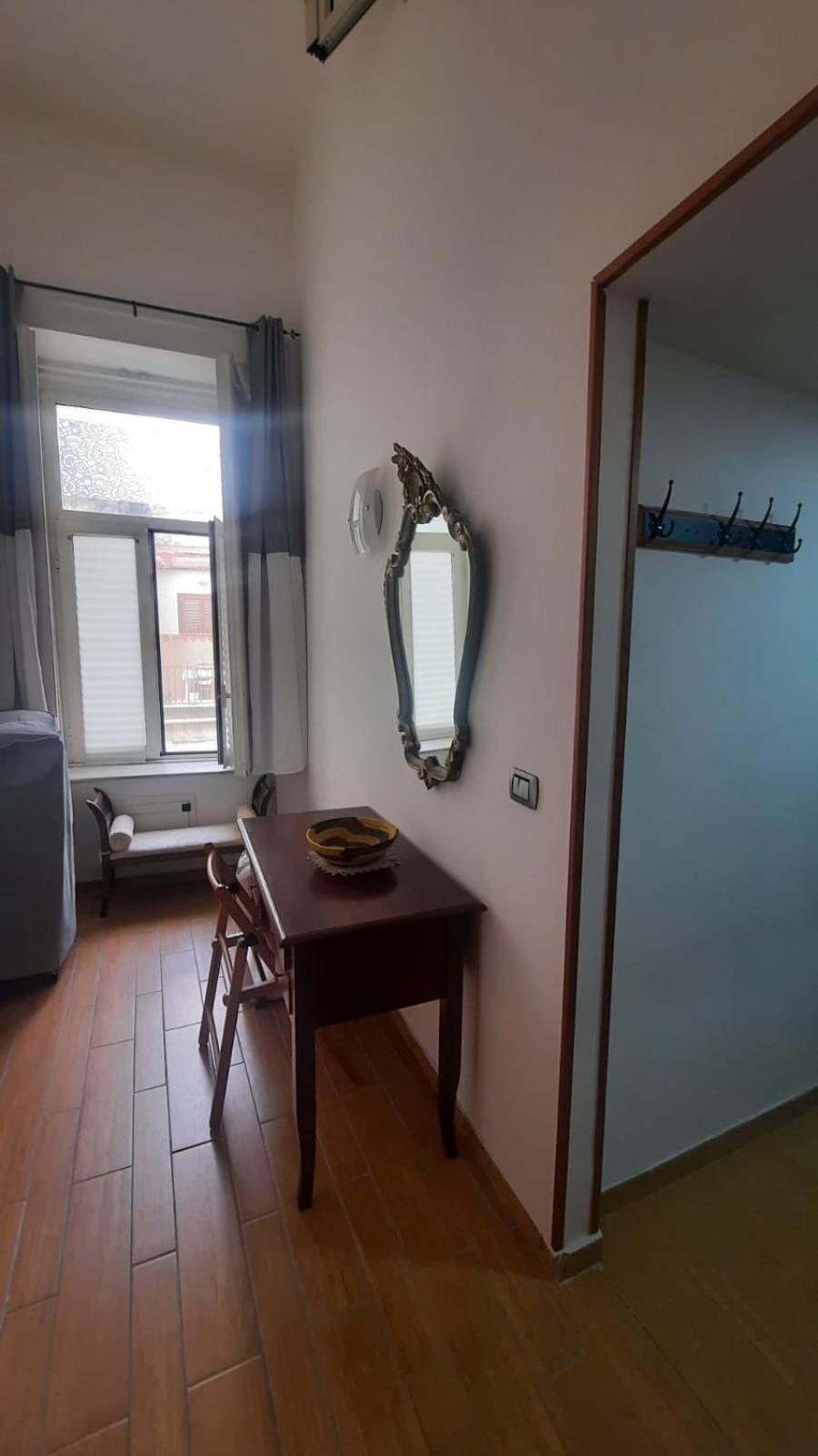 White Home Quartieri Spagnoli Неаполь Экстерьер фото